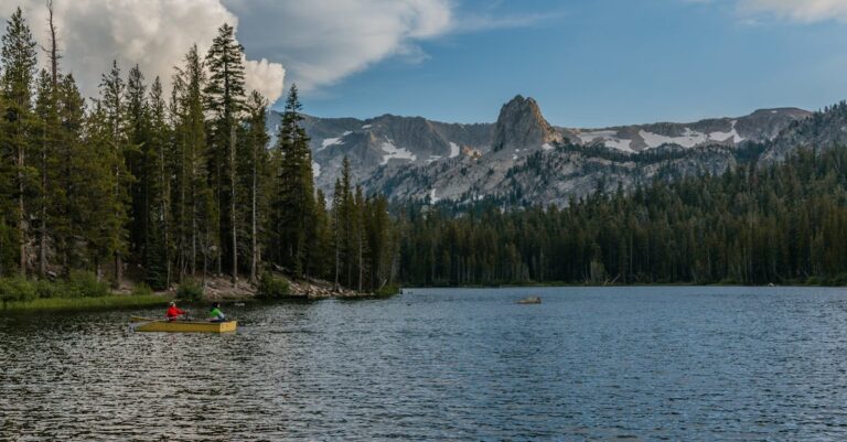 11 Lake Camping Boat Rental Tips That Seasoned Rangers Trust