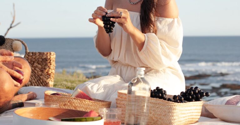 10 Best Waterproof Picnic Baskets for Beach Outings That Maximize Fun